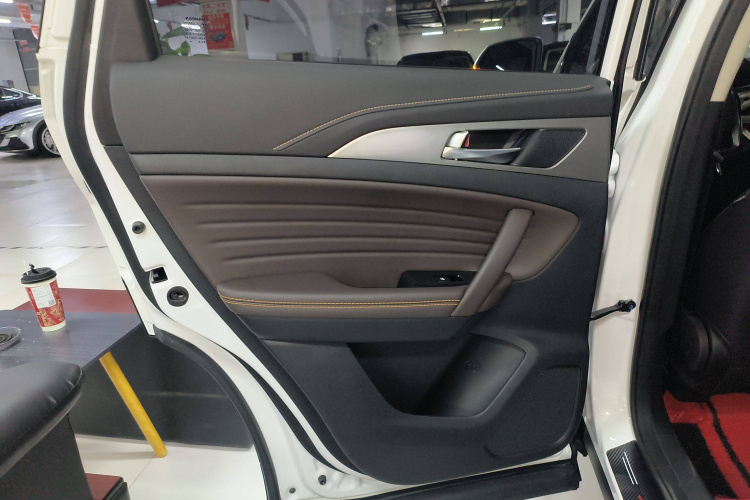 长安CS35PLUS 2019款 1.6L 自动酷联版中控内饰7008