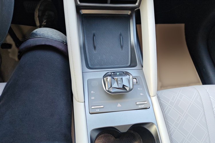 比亚迪 元UP 2024款 301KM 领先型局部细节18