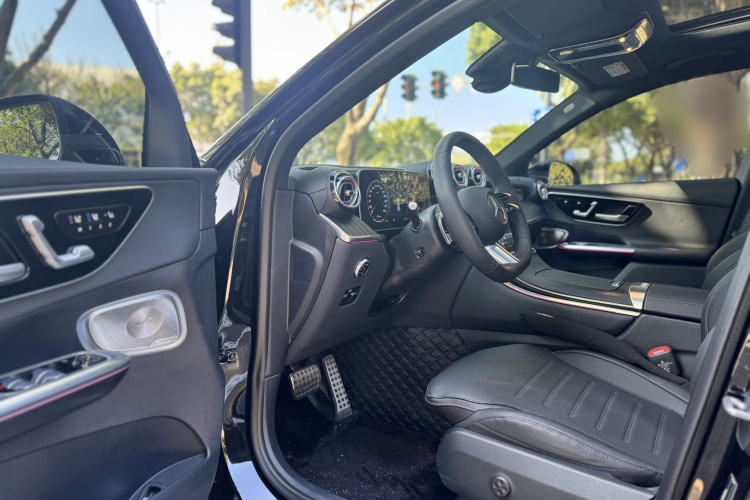 奔驰GLC 2024款 GLC 300 L 4MATIC 豪华型 5座局部细节19