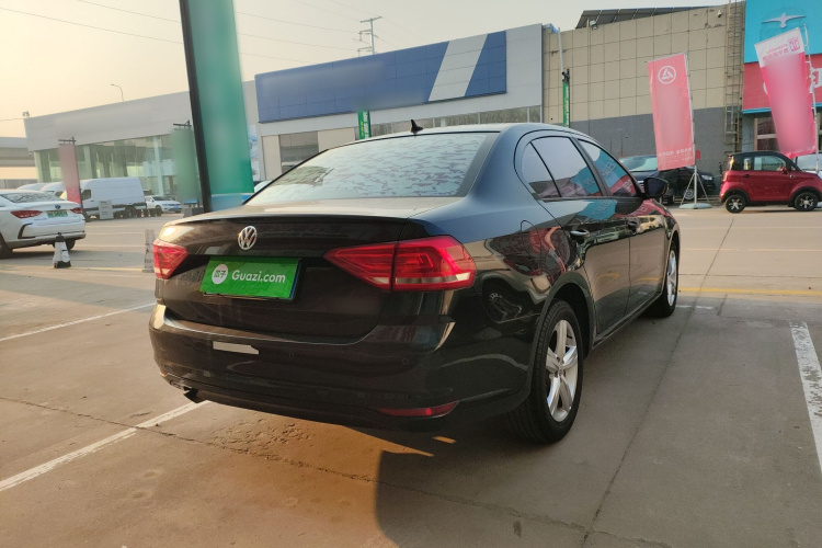 大众 朗逸 2017款 1.6L 自动风尚版车身外观7