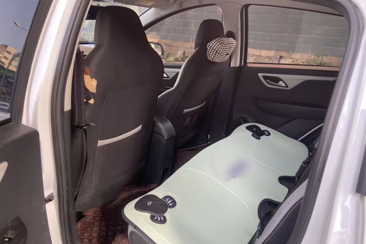 思皓 花仙子 2021款 302km 时尚型 31.4kWh中控内饰7001