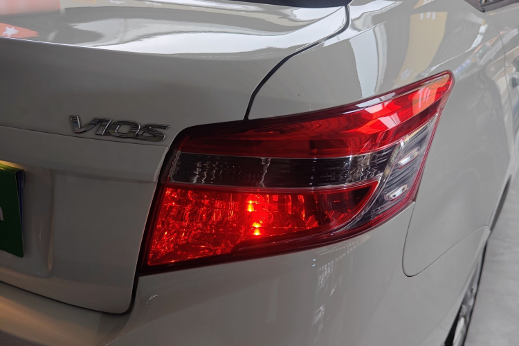 丰田 威驰 2014款 1.5L 自动智臻版车身外观6006