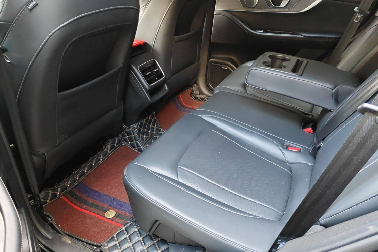 奇瑞 瑞虎8 PRO 2022款 390T 两驱天穹版 5座中控内饰7004