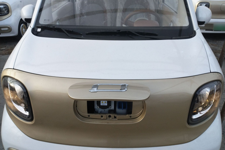 奔腾小马 2026款 222km 萌趣马 Plus机舱底盘24