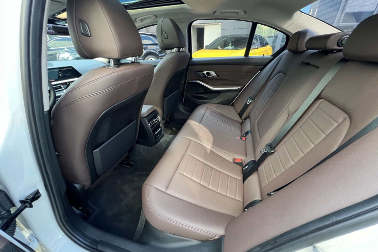 宝马3系 2020款 325i M运动套装局部细节9003