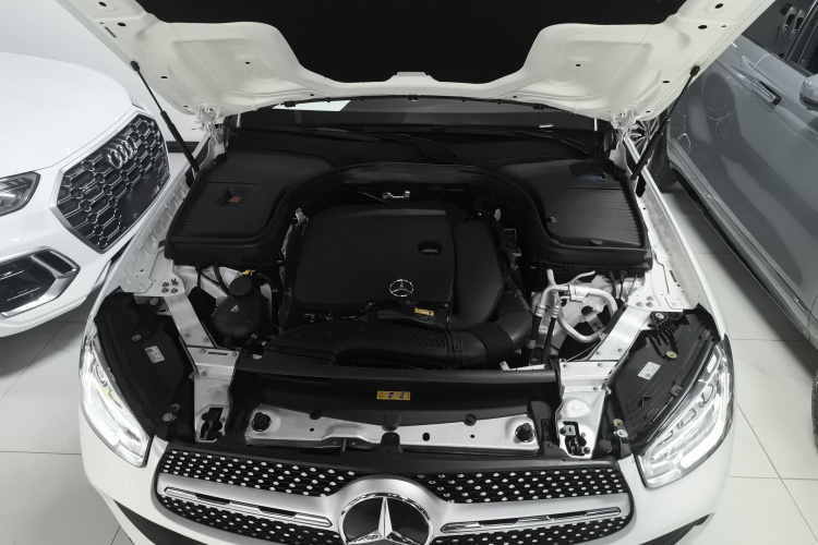 奔驰GLC 2020款 改款 GLC 260 L 4MATIC 豪华型机舱底盘24
