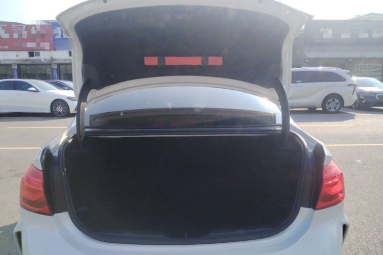 宝马1系 2022款 125i M运动曜夜版局部细节23