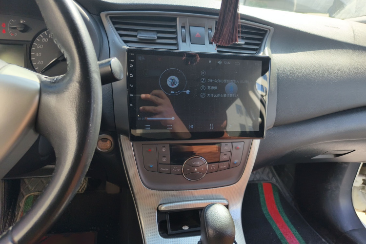 日产 轩逸 2014款 1.6XV CVT尊享版局部细节16