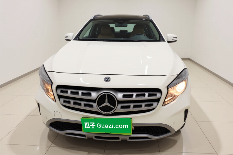 奔驰GLA 2019款 GLA 200 动感型车身外观2