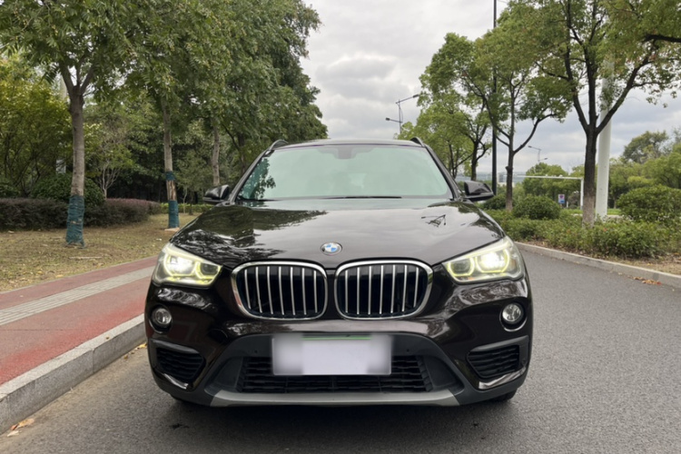 宝马X1 2016款 sDrive18Li 尊享型车身外观6002