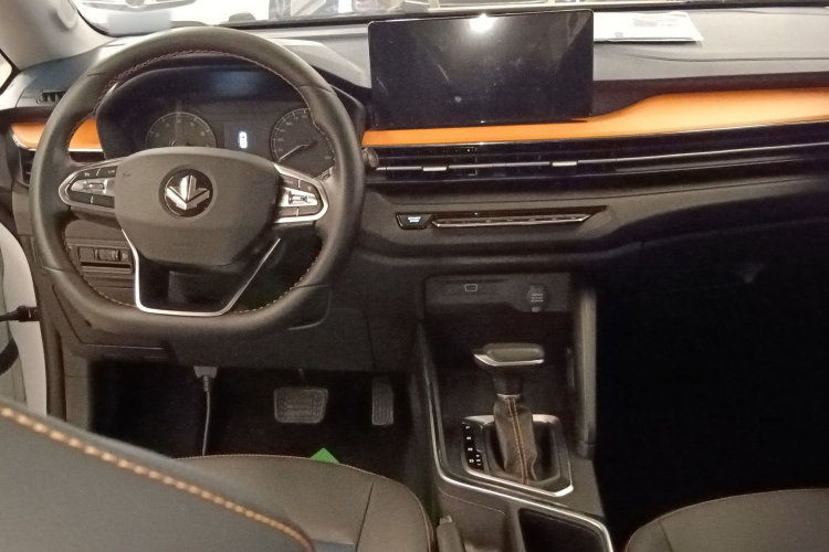 睿蓝汽车X3 PRO 2022款 1.5L CVT小飒中控内饰12