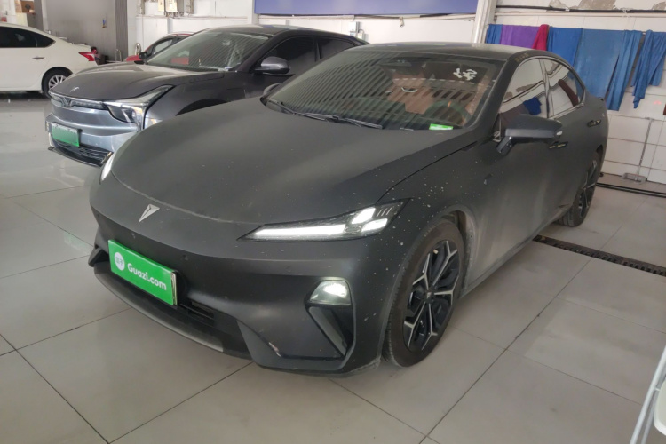 深蓝汽车 深蓝L07 2025款 300Ultra乾崑智驾ADS SE增程版车身外观1