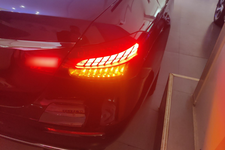 奔驰E级新能源 2022款 E 350 e L 插电式混合动力轿车车身外观6001