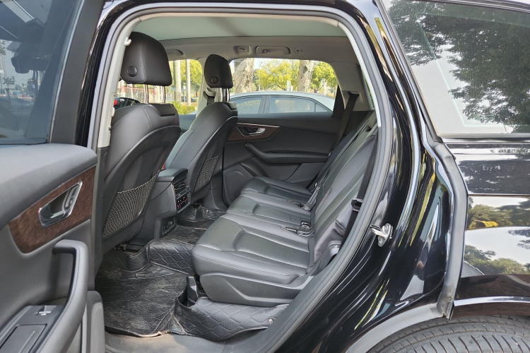 奥迪Q7 2022款 55 TFSI quattro S line运动型中控内饰21