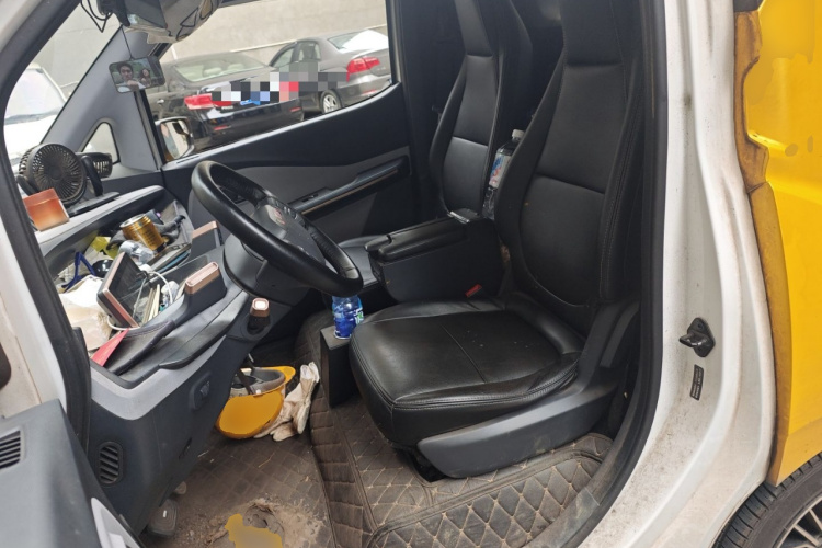 宝骏E200 2020款 305KM 智行版中控内饰19