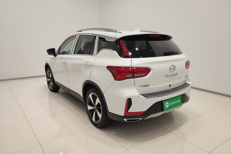 广汽传祺 传祺GS4 2018款 235T 手动两驱豪华百万纪念版车身外观5