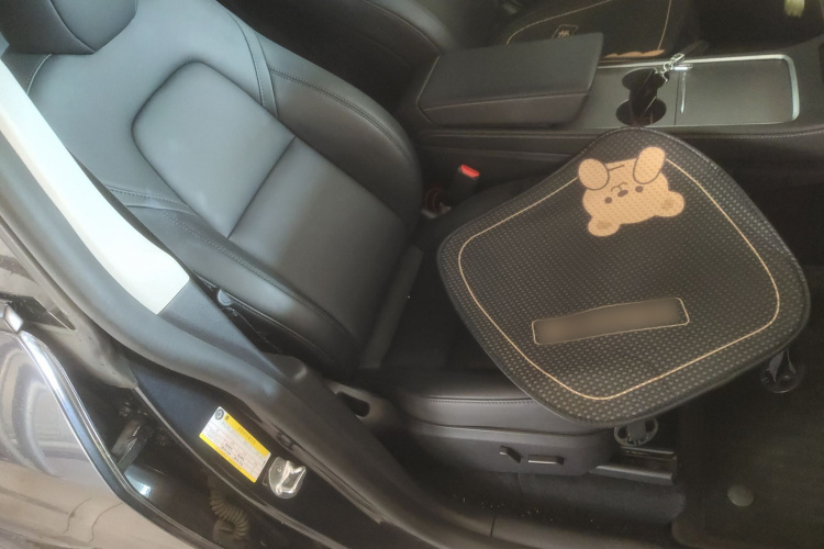 特斯拉 Model Y 2024款 后轮驱动版局部细节41