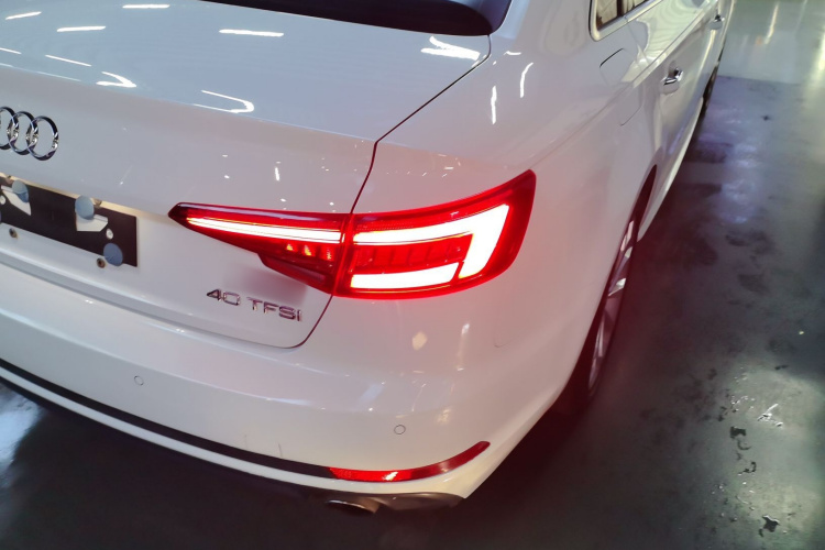 奥迪A4L 2018款 30周年年型 40 TFSI 时尚型车身外观9