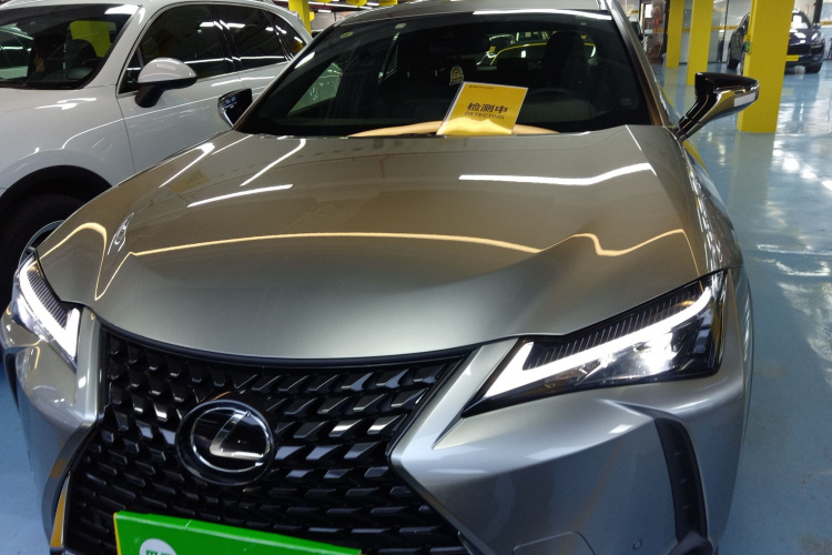 雷克萨斯UX 2022款 260h 探·趣版车身外观6001