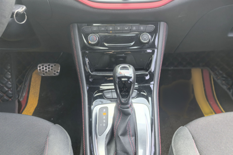 别克 威朗 2016款 两厢GS 20T 双离合豪情运动型中控内饰7015