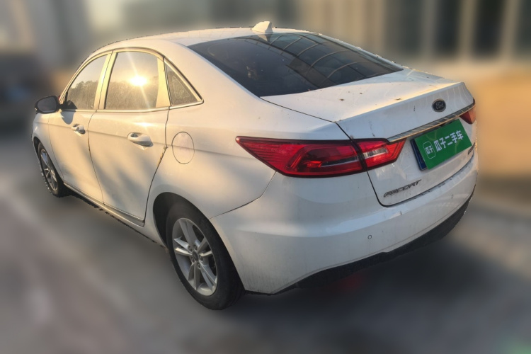 福特 福睿斯 2019款 改款 1.5L 自动悦享型 国VI车身外观5