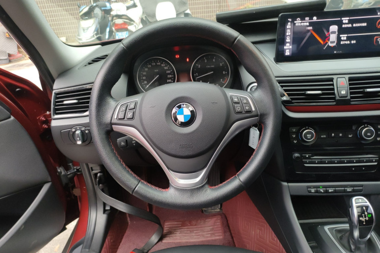 宝马X1 2014款 sDrive18i 运动设计套装中控内饰13