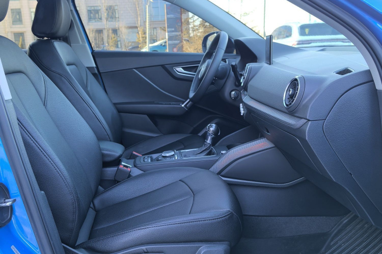 奥迪Q2L 2018款 35 TFSI 上市专享版 国V中控内饰7005