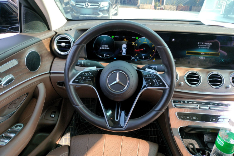 奔驰E级 2023款 改款 E 260 L局部细节13