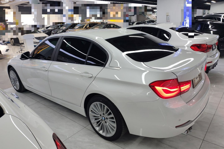 宝马3系 2018款 320Li 时尚型车身外观4