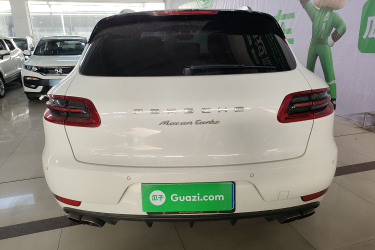 保时捷 2017款  Macan Turbo 3.6T车身外观6