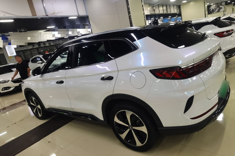 比亚迪 宋PLUS新能源 2021款 DM-i 110KM 旗舰PLUS车身外观6005