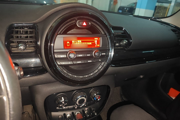 MINI Clubman 2016款 1.5T ONE 网络限量版局部细节16