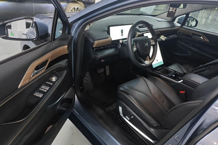 小鹏P5 2021款 550E中控内饰7003