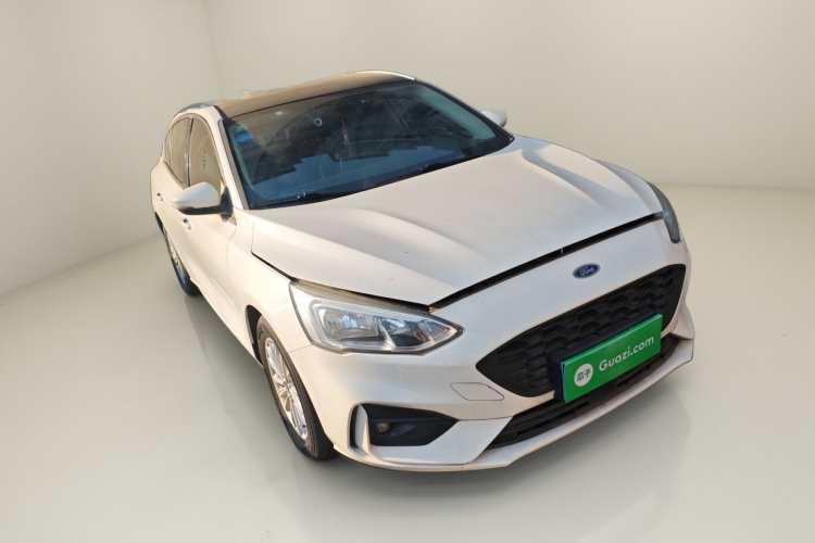 福特 福克斯 2020款 三厢 EcoBoost 180 自动锋潮型车身外观3