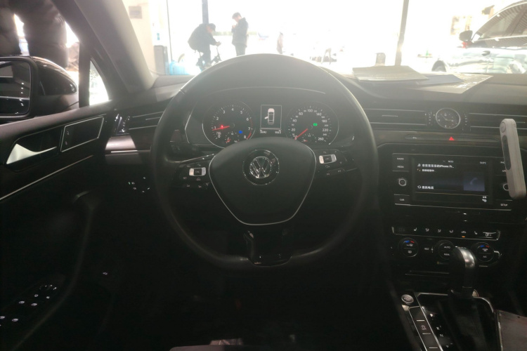 大众 迈腾 2017款 330TSI DSG 豪华型中控内饰13