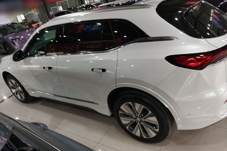 别克E5 2025款 620KM尊享版车身外观4