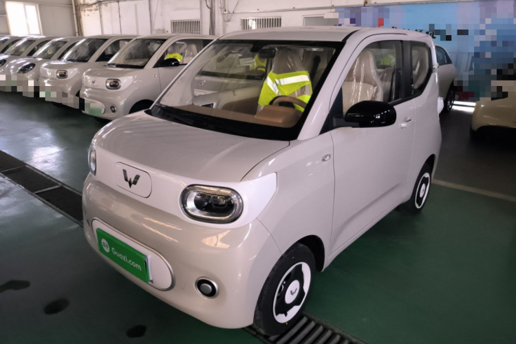 五菱汽车 宏光MINIEV 2024款 第三代 215km 青春版车身外观1