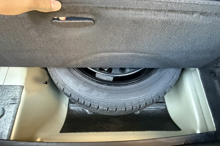 雪铁龙C4L 2015款 1.6T 自动尊贵版车身外观6010