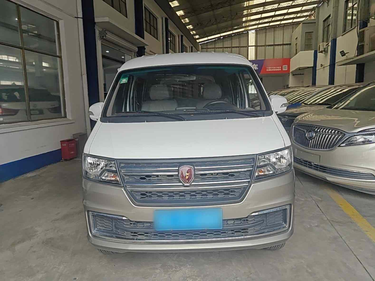 金杯 小海狮X30 2024款 1.5L 财富型客车 5/6/7座 前置空调(1)