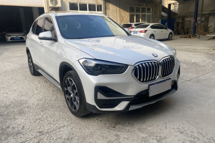 宝马X1 2020款 sDrive20Li 尊享型车身外观6002