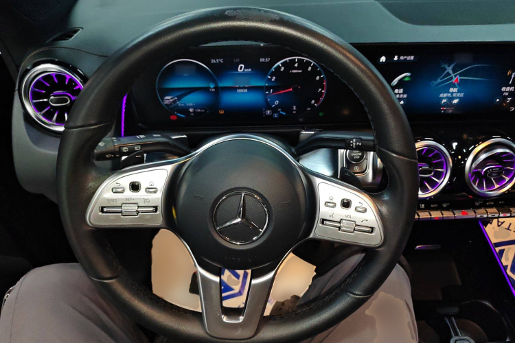 奔驰GLB 2021款 GLB 200 动感型局部细节13