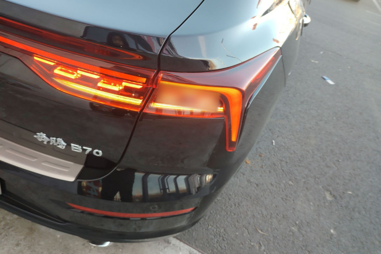 奔腾B70 2022款 第三代 1.5T 自动乐享型车身外观6006