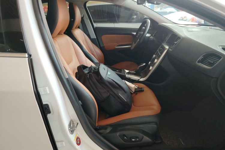 沃尔沃S60 2018款 S60L T3 智进进取版局部细节41