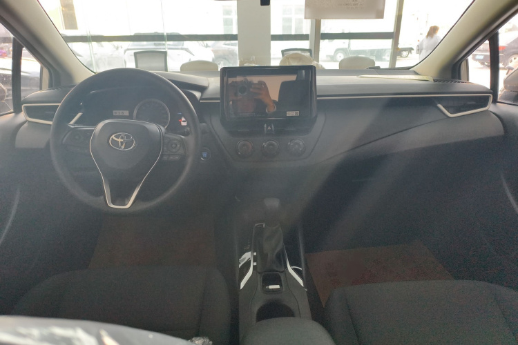 丰田 卡罗拉 2024款 1.2T 先锋版中控内饰7003