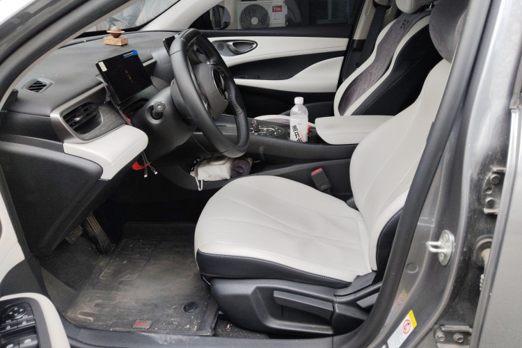 比亚迪 海豹05 DM-i 2025款 DM-i 智驾版 55KM豪华型中控内饰19