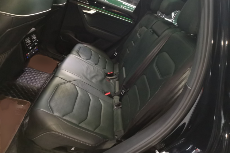 大众 途锐 2019款 3.0TSI 锐智版 国VI中控内饰7004