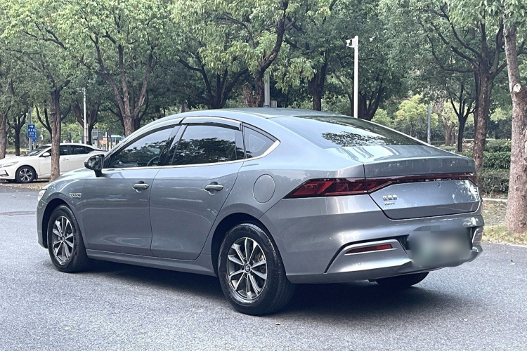 比亚迪 秦PLUS 2023款 冠军版 DM-i 55KM领先型车身外观6006