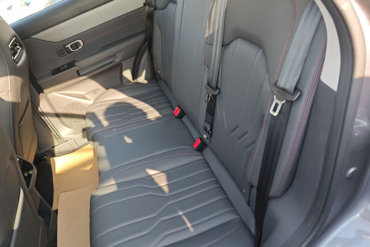 捷途大圣 2025款 1.5T DCT 豪华版中控内饰7004