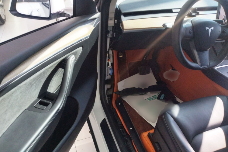 特斯拉 Model Y 2021款 标准续航后驱版中控内饰20