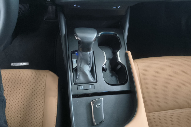 雷克萨斯ES 2023款 200 卓越版局部细节18